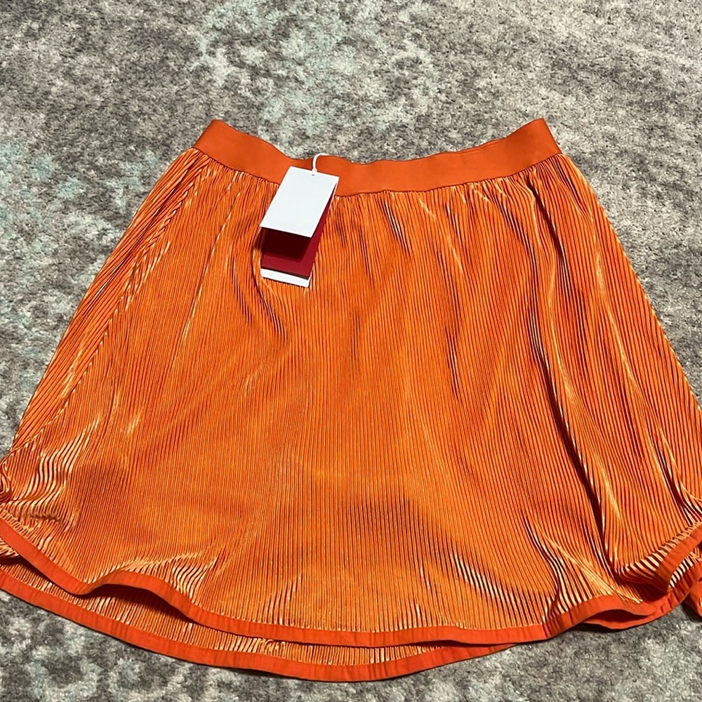 NWT Q2 Satin Pleated Skort